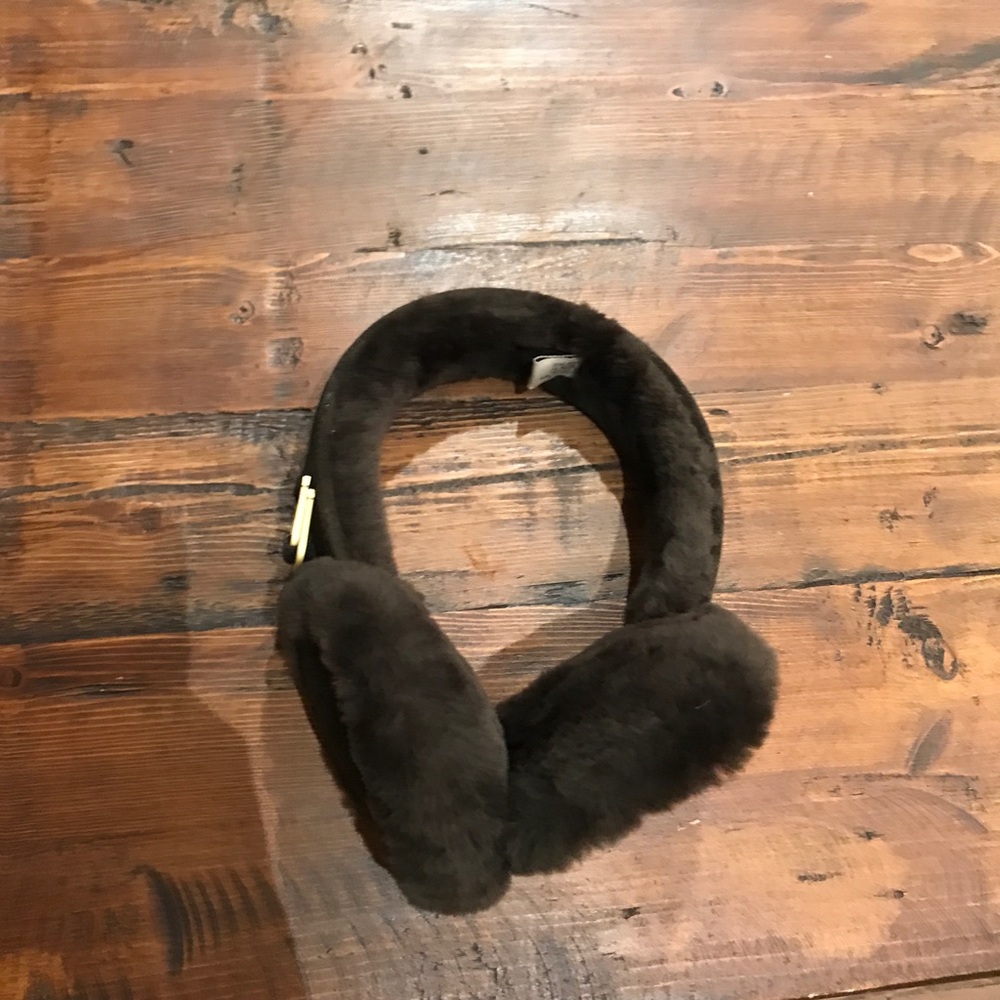 BROWN UGG EARMUFFS